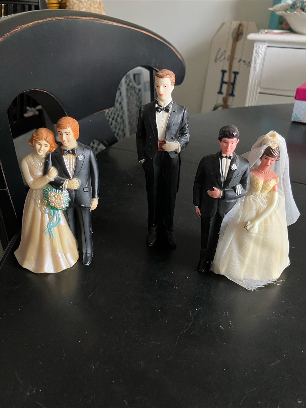 Classic Wedding Cake Toppers Set - Ivory and Black